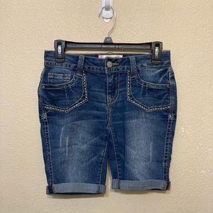 Bermuda shorts women’s size 3